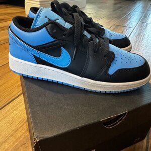 Nike Air Jordan 1 Retro Low University Blue (Youth 6)